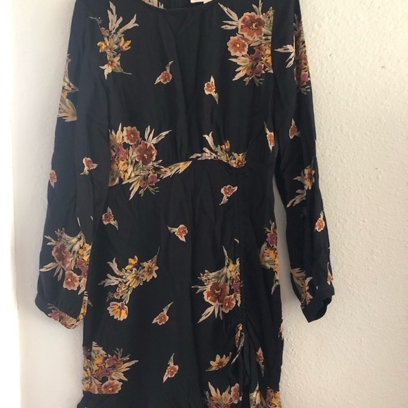 Saltwater Luxe Brantley Black Floral Cinch Dress size M - Picture 9 of 14